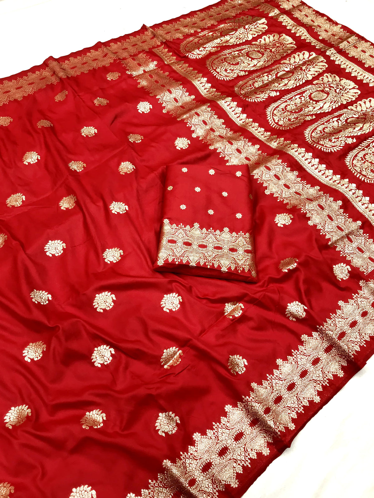 red banarasi saree