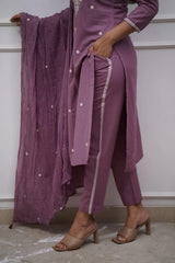 Elegant Lavender Kurti – Embroidered Cotton Kurta Set for a Sophisticated Ethnic Look