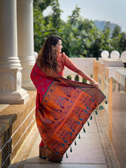 Elegant Dark Pink Pethani Silk Saree – Zari & Meenakari Weaving Beauty!