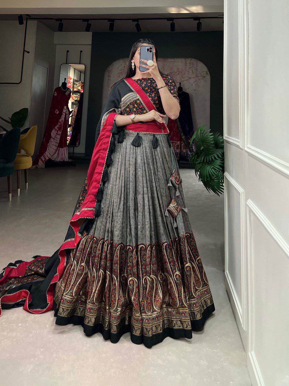 grey lehenga​

