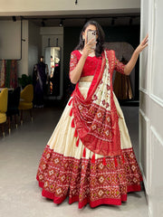 Traditional Off White Lehenga – Luxe Silk & Foil Work