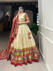 Royal Off-White Bridal Lehenga – Bandhej & Foil Work for a Stunning Look