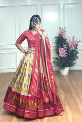 Elegant Cream & Pink lehenga– Patola Print